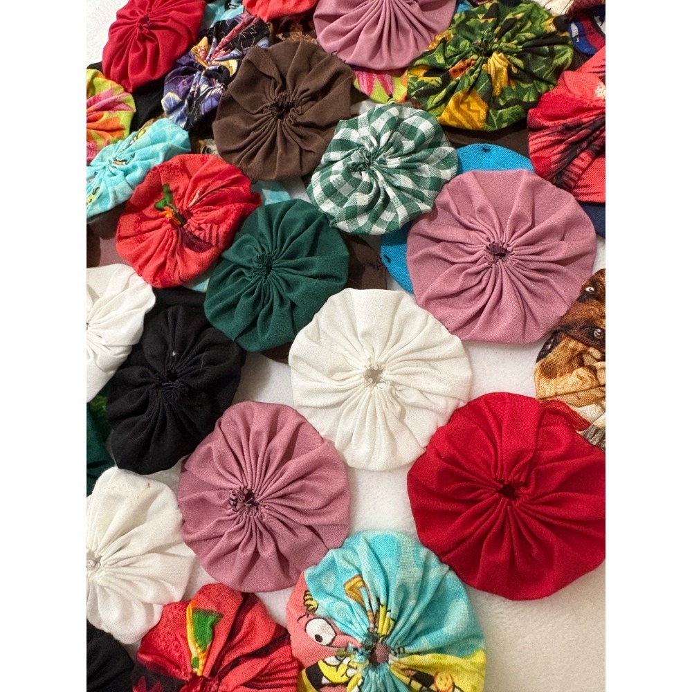 Handmade 2 Yo-Yo Quilt Textile Art Boho Table Runner Wall Hanging Cottagecore - Picture 11 of 14